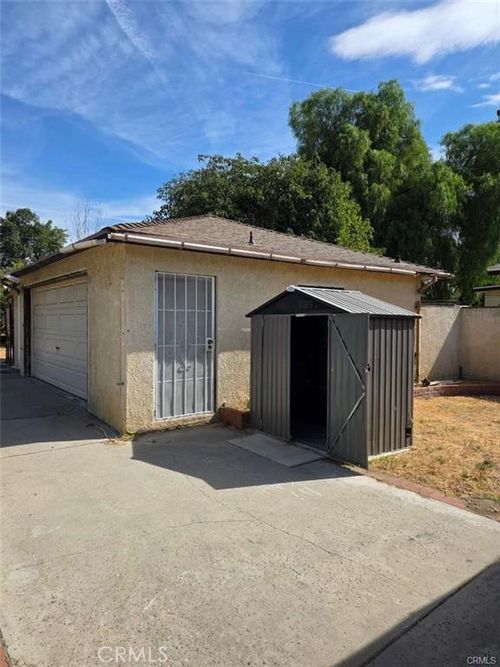 17946 Merrill Ave, Fontana, CA, 92335-5154 | Card Image