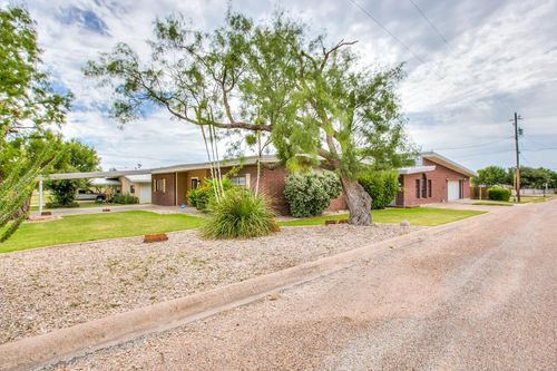209 Avenue B, Ballinger, TX, 76821-2508 | Card Image