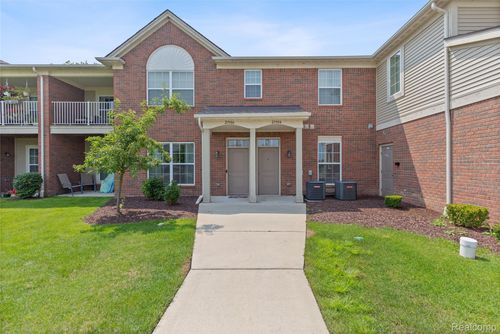 21904 Aberdeen Dr, Macomb, MI, 48042-3860 | Card Image