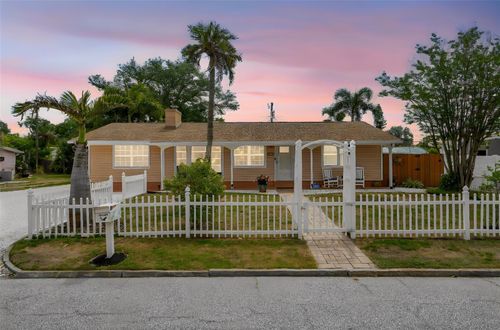 2648 46th St S, GULFPORT, FL, 33711-3710 | Card Image