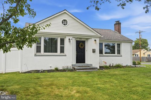 802 Fairview Ave, BRISTOL, PA, 19007-6433 | Card Image