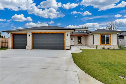 4422 N Sunny Ct, Wichita, KS, 67205-7201 | Card Image