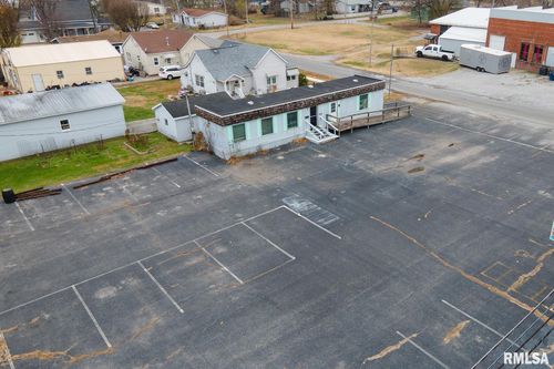 401 S Logan St, West Frankfort, IL, 62896-2631 | Card Image