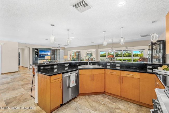 Stainless steel appliances | Image 7