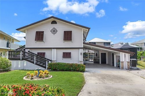 691 Palm Ave, GOODLAND, FL, 34140 | Card Image