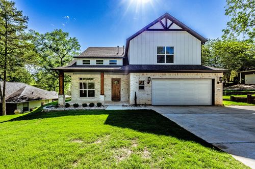 1316 River Oaks Dr, Huntsville, TX, 77340 | Card Image