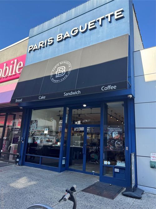 22 31st St, Astoria, NY, 11105-2714 | Card Image