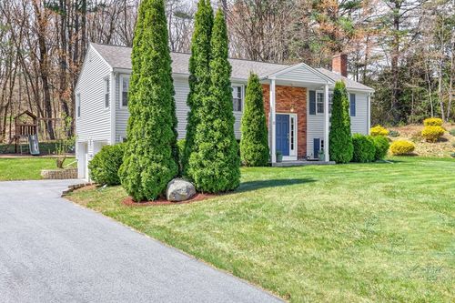 11 Farragut Way, Holden, MA, 01520-2630 | Card Image