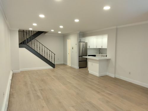 415 Bloomfield St, Hoboken, NJ, 07030-4810 | Card Image