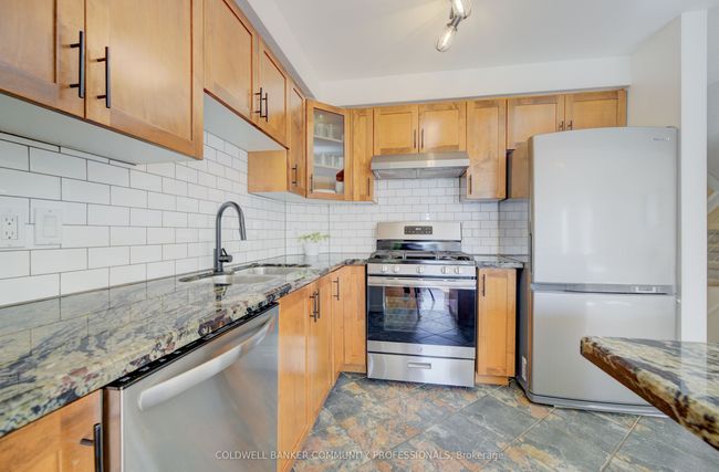 12 Gage St, House attached with 3 bedrooms, 2 bathrooms and 1 parking in Grimsby ON | Image 18