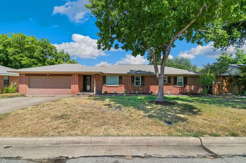 545 Temple Dr, Lewisville, TX, 75057-3636 | Card Image
