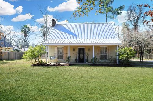 1450 Montgomery St, Mandeville, LA, 70448-5446 | Card Image