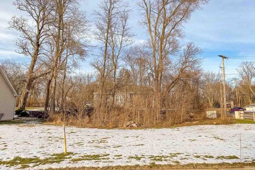 18015 Stoneridge St, South Bend, IN, 46637-5107 | Card Image