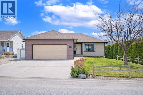 1509 Feedham Ave, Kelowna, BC, V1P1N7 | Card Image