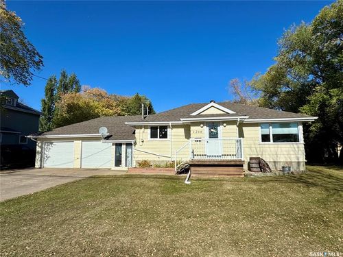 1218 7th St E, Prince Albert, SK, S6V0T9 | Card Image