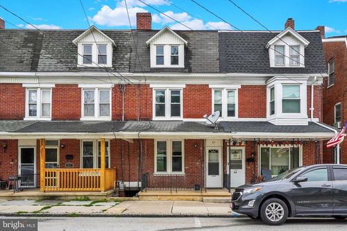 47 W Gay St, RED LION, PA, 17356-1302 | Card Image