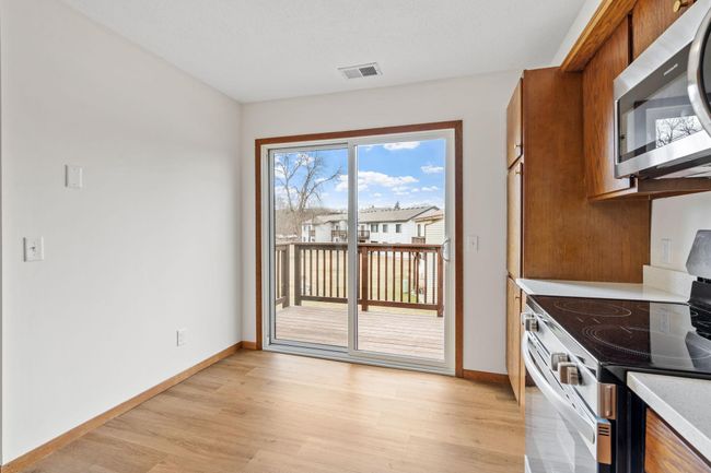 Large slider access to your private deck. | Image 7