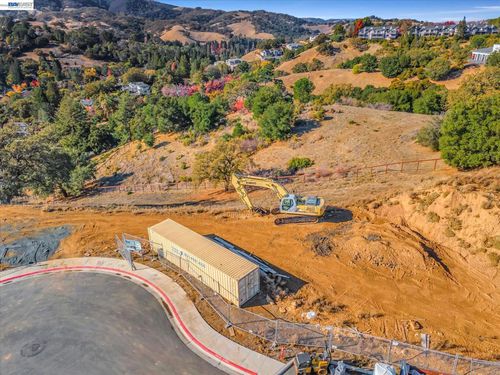 30 Camino Sobrante, Orinda, CA, 94563-2324 | Card Image