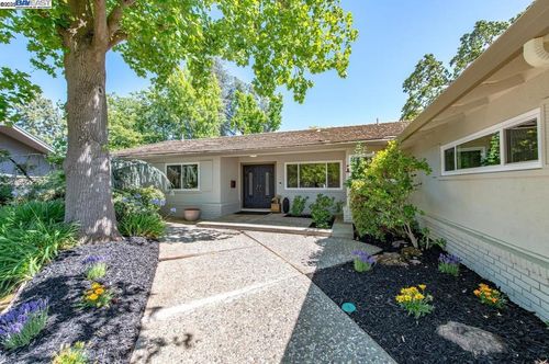 578 Escondido Cir, Livermore, CA, 94550-5247 | Card Image