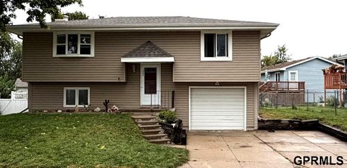 13908 Meadow Ridge Rd, Omaha, NE, 68138-3469 | Card Image