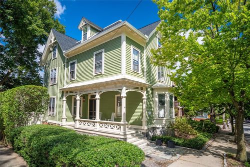 24 Barnes St, Providence, RI, 02906-1517 | Card Image