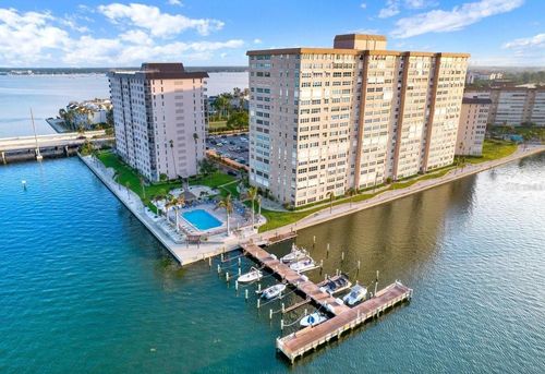 apt-407-5200 Brittany Dr S, ST PETERSBURG, FL, 33715-1523 | Card Image