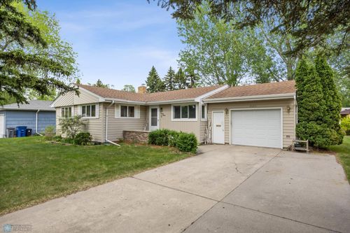 2020 5th St S, Moorhead, MN, 56560-4143 | Card Image