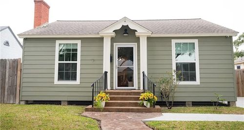 434 Naples St, Corpus Christi, TX, 78404-1835 | Card Image