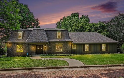 137 E Elm St, Troy, KS, 66087-5295 | Card Image