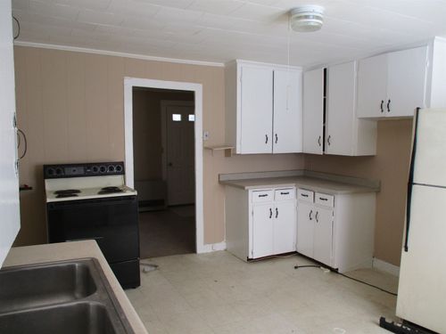 4-77 Main St, Greenville, NH, 03048-3150 | Card Image