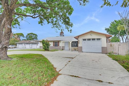325 Nw Rebecca Ave, Port St. Lucie, FL, 34983-8638 | Card Image