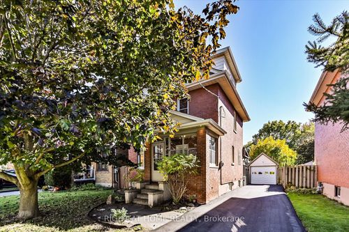 59 Greta St, Oshawa, ON, L1G2P5 | Card Image