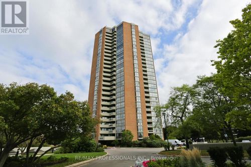 1004-2010 Islington Ave, Toronto, ON, M9P3S8 | Card Image