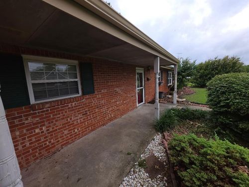 817 W Date St, Okemah, OK, 74859-4207 | Card Image