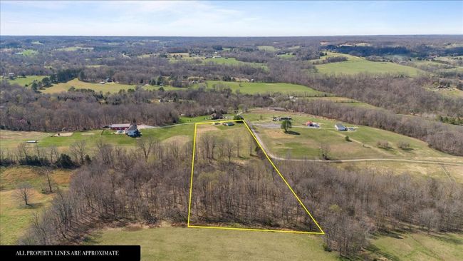 650 Wall Rd, House other with 3 bedrooms, 2 bathrooms and 2 parking in Cunningham TN | Image 39