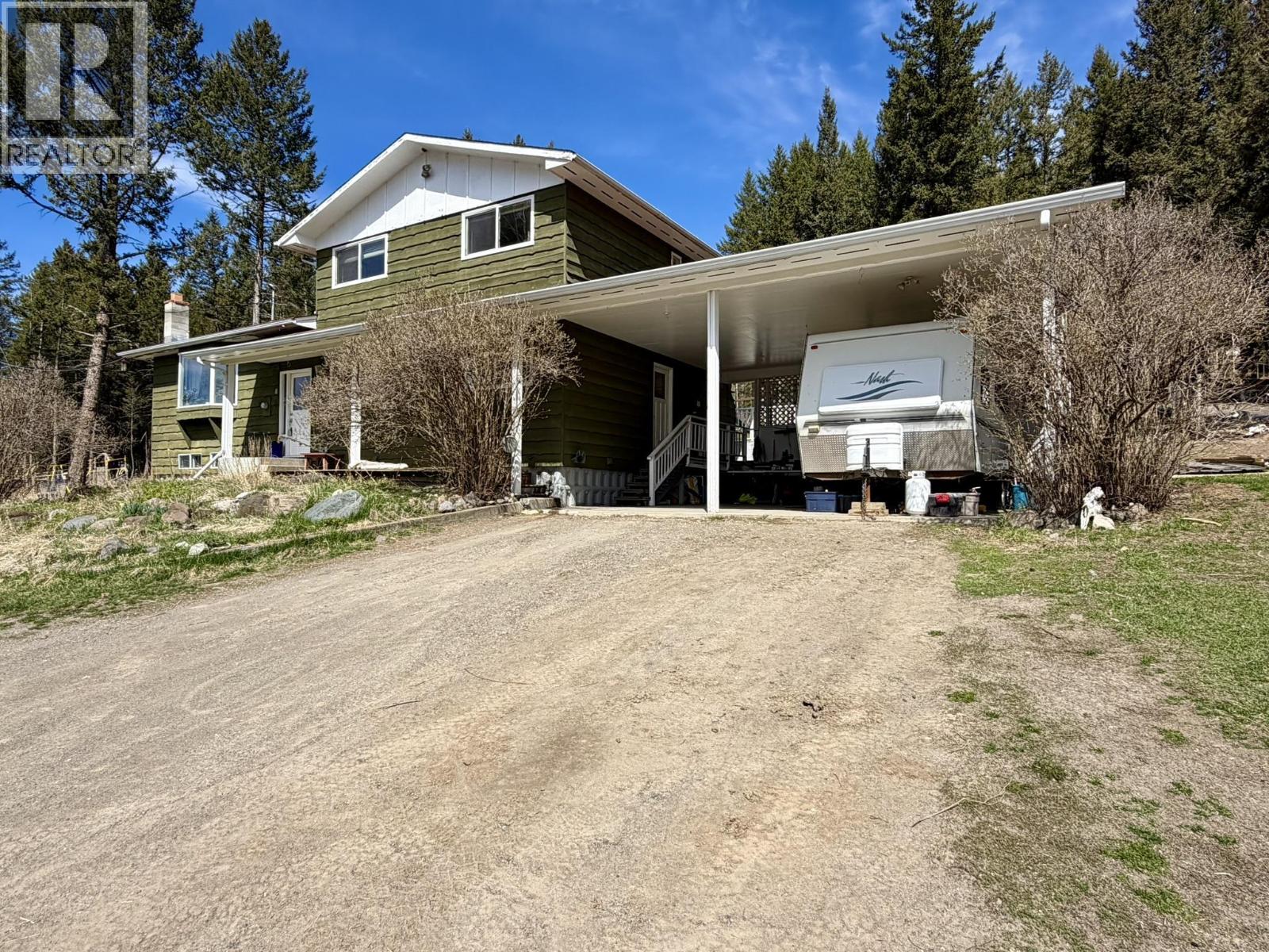 Residential in Horse Lake