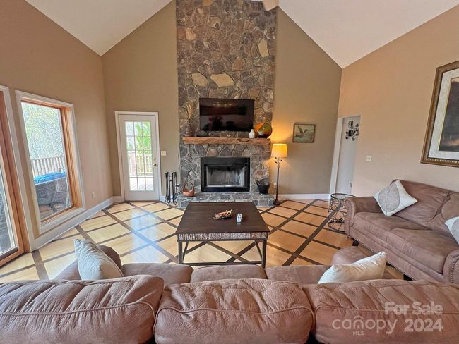 686 Fontana View Rd, House other with 4 bedrooms, 4 bathrooms and null parking in Bryson City NC | Image 18