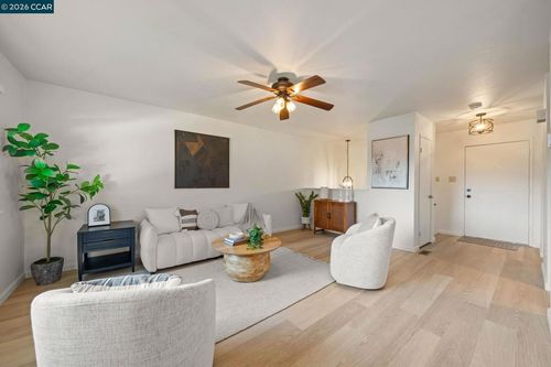 163 Holiday Hills Dr, Martinez, CA, 94553-4211 | Card Image