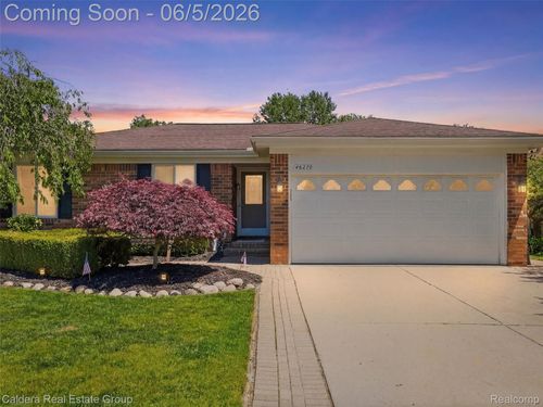 46270 Hollowoode Ln, Macomb, MI, 48044-4641 | Card Image