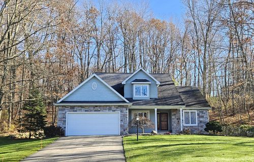 160 Laguna Cir, Kalamazoo, MI, 49009-9395 | Card Image