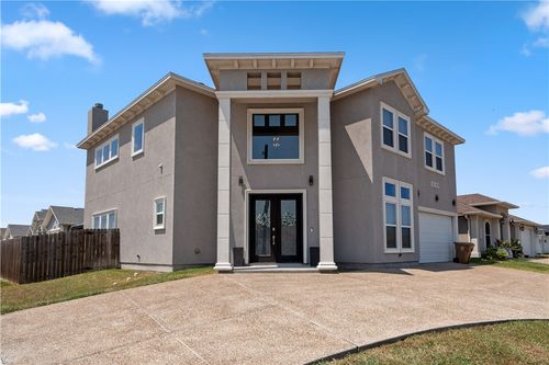 8137 Berenstain Dr, Corpus Christi, TX, 78414-4437 | Card Image