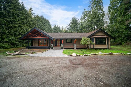 26755 Ferguson Avenue, House other with 3 bedrooms, 3 bathrooms and 15 parking in Maple Ridge BC | Card Image