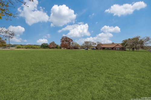 3140 Green Valley Rd, Cibolo, TX, 78108-3134 | Card Image