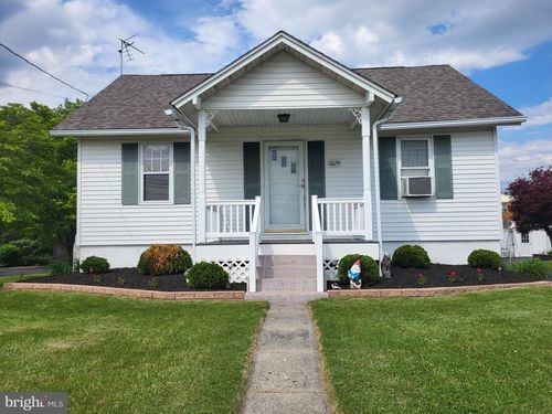 1029 E Philadelphia Ave, GILBERTSVILLE, PA, 19525-9516 | Card Image