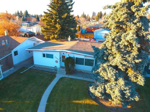 2905 Lakeview Dr S, Lethbridge, AB, T1K3G2 | Card Image