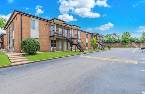 i3-2601 Hillsboro Pike, Nashville, TN, 37212-5616 | Card Image