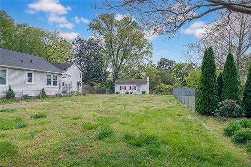 8 Magnolia Pl, Hampton, VA, 23669-3215 | Card Image