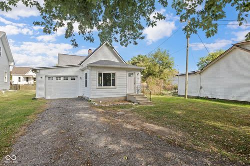 105 Putnam St, Fillmore, IN, 46128-9232 | Card Image
