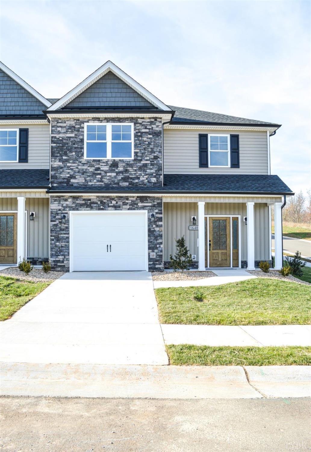 1640 Helmsdale Drive, For Sale in Forest Zoocasa