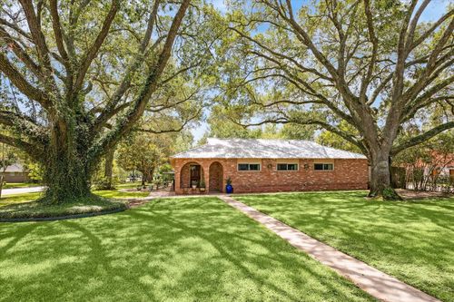 302 Strickland Ave, Eagle Lake, TX, 77434-1841 | Card Image